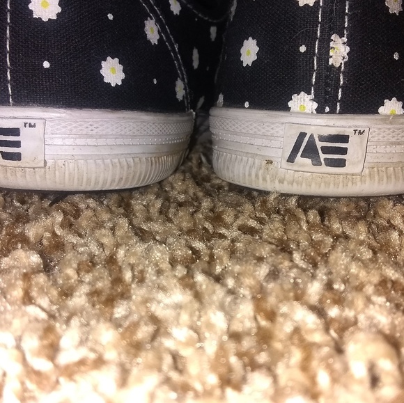 American Eagle Shoes - Picture 2 of 3
